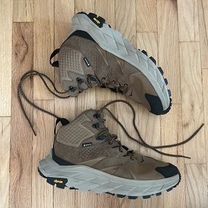 🥾 NWOB Hoka One One Womens Anacapa Mid Gtx Hiking Boots / Shoes Size 9.5 🥾